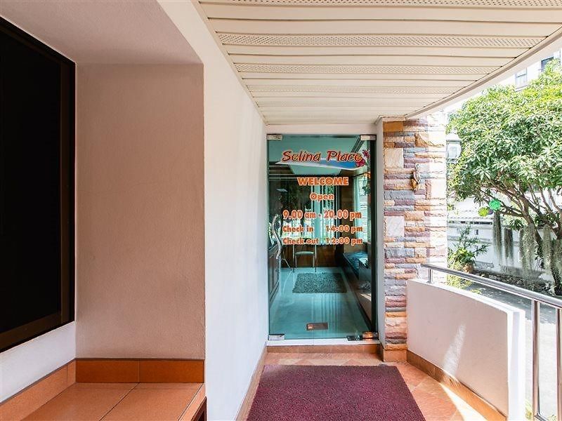 Selina Place โรงแรม