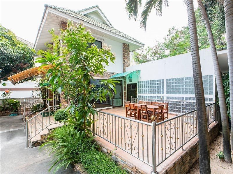 Selina Place โรงแรม 3*