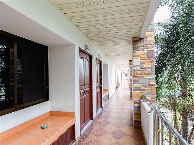 Selina Place โรงแรม