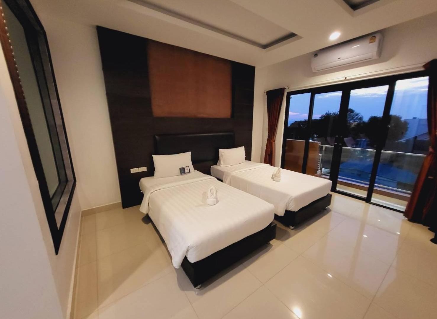 โรงแรม Tribe 3*