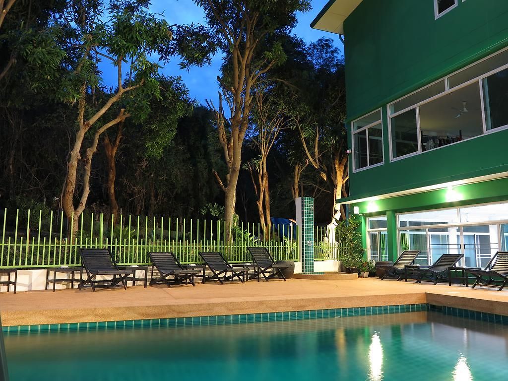 Wiz Hotel 3*