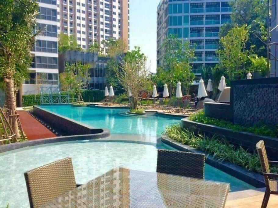 Unixx Near Walking Street อพาร์ทเม้น *