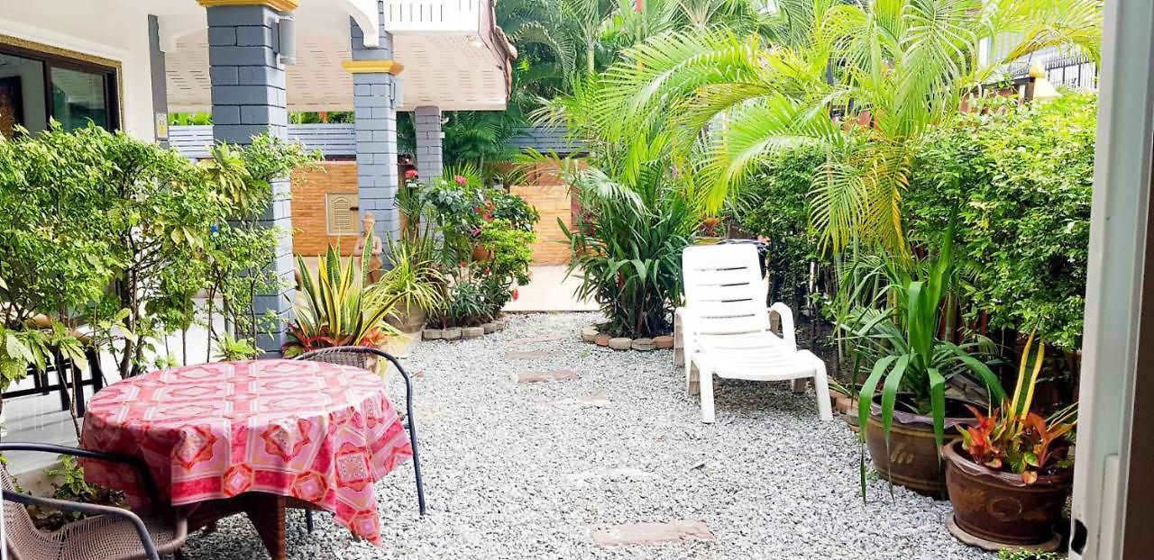 Corner - House Walking Street 4 Bedrooms วิลล่า Pattaya