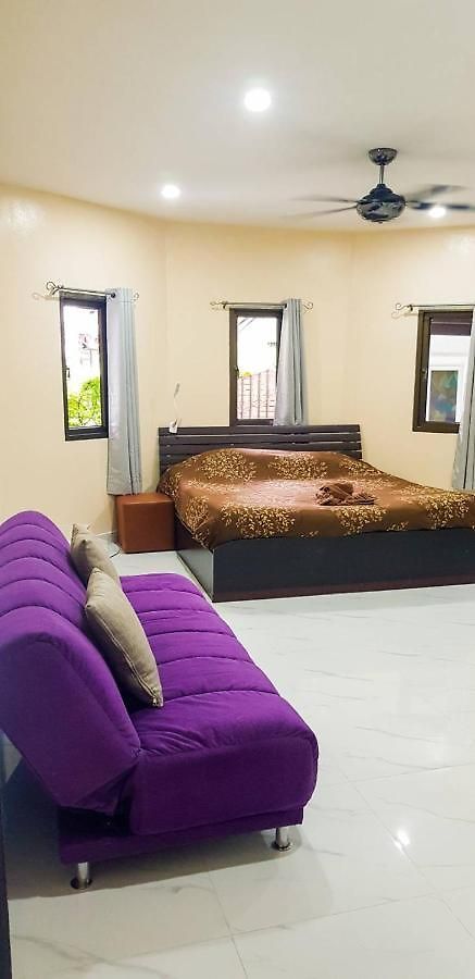 Corner - House Walking Street 4 Bedrooms วิลล่า *