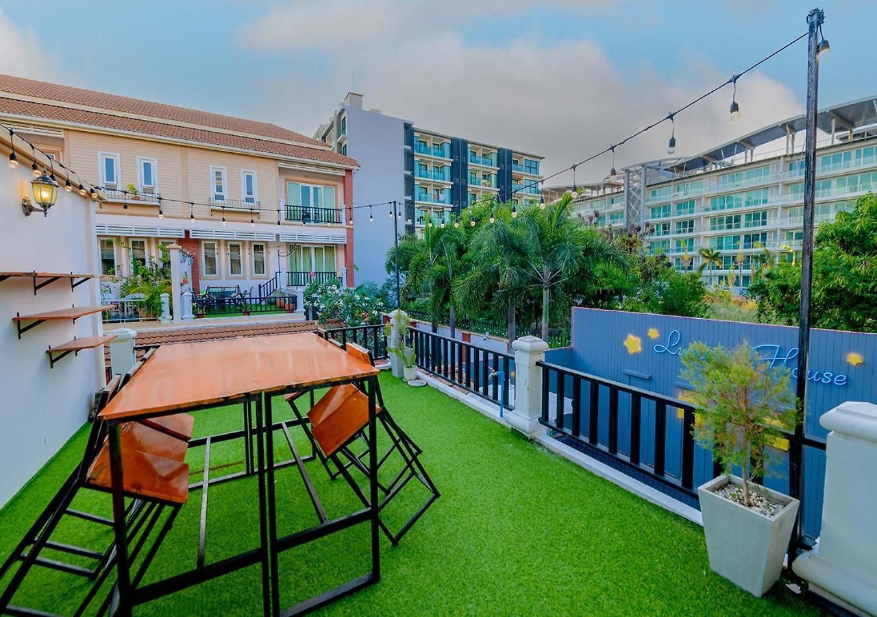 วันหยุดที่บ้าน 4 Bedroom Town With Private Pool *