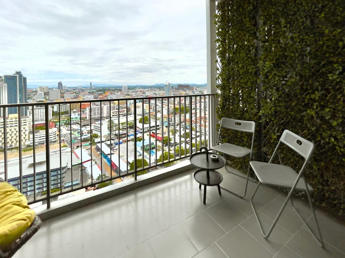 อพาร์ทเม้น The Base Deluxe Great Location *