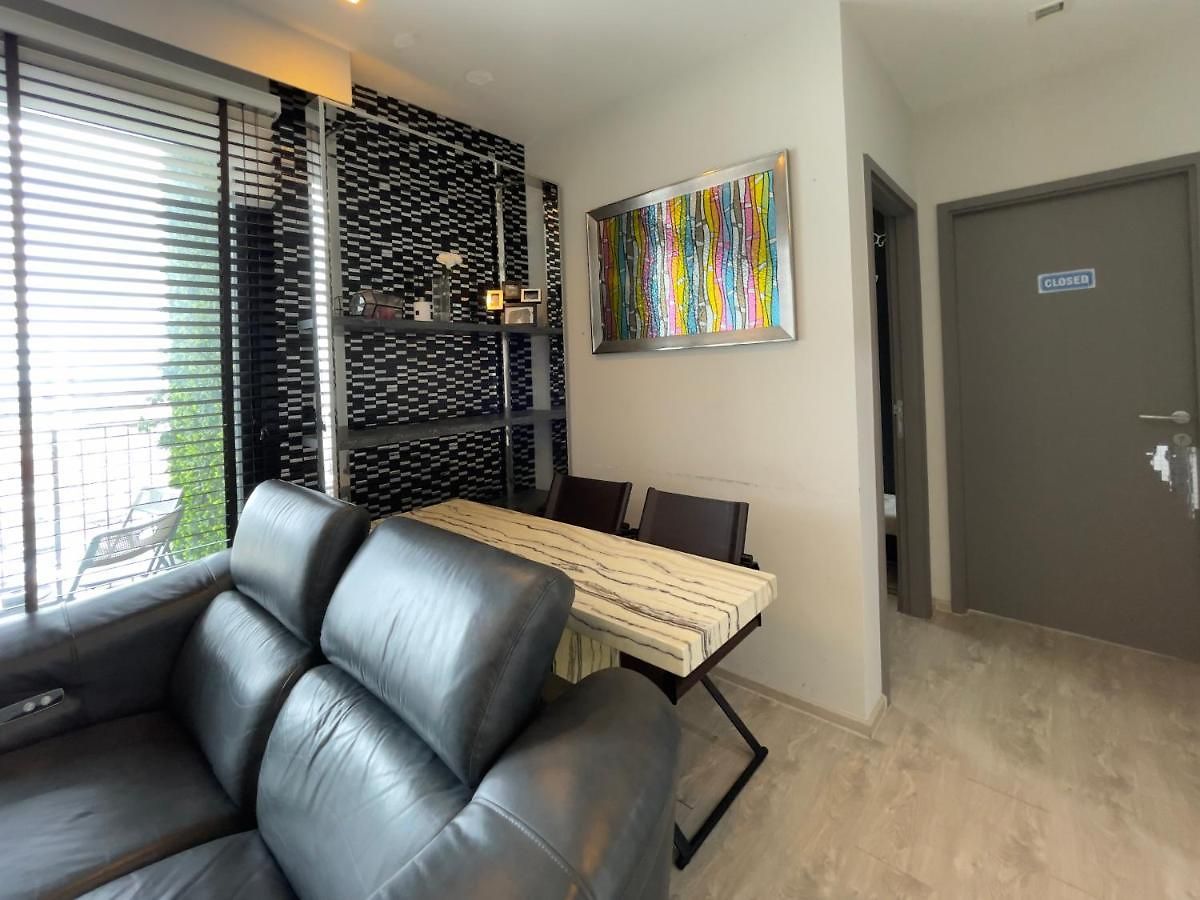 อพาร์ทเม้น The Base Deluxe Great Location Pattaya