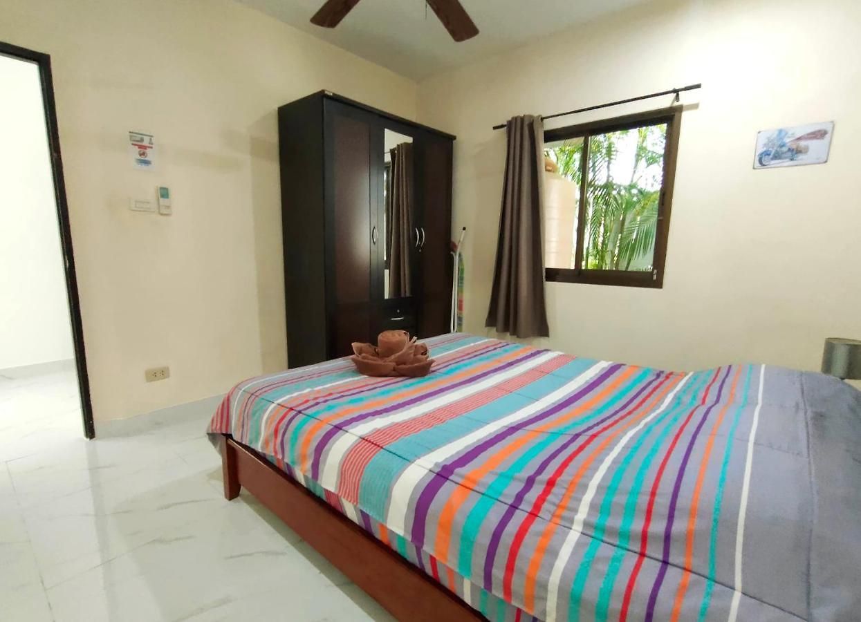 Corner - House Walking Street 4 Bedrooms วิลล่า