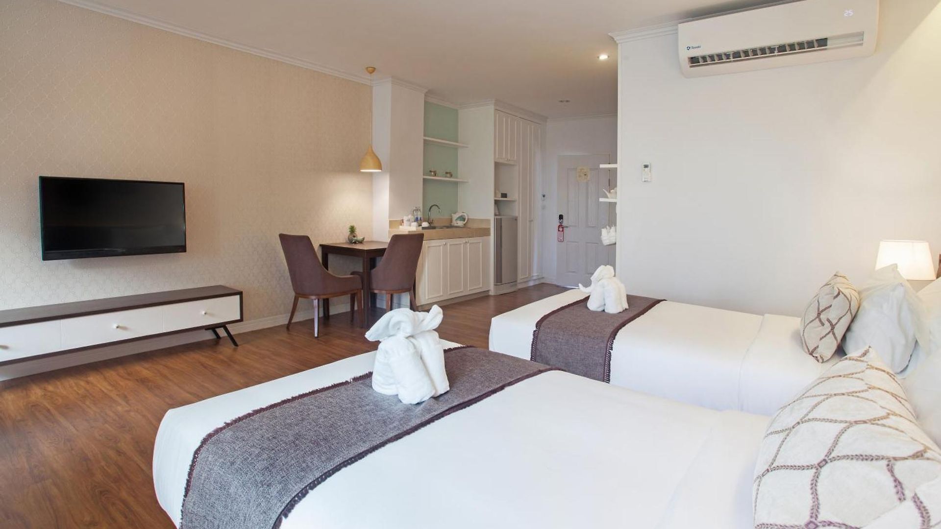 โรงแรม Hill Fresco