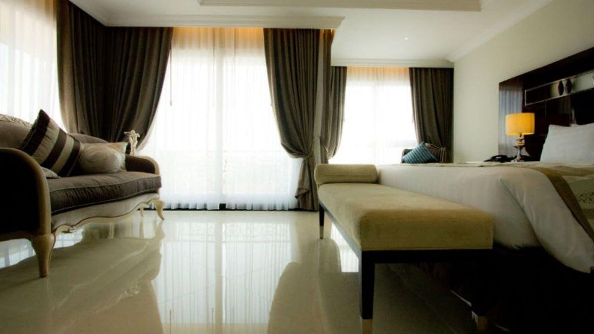 แอลเค รอยอล วิง โรงแรม