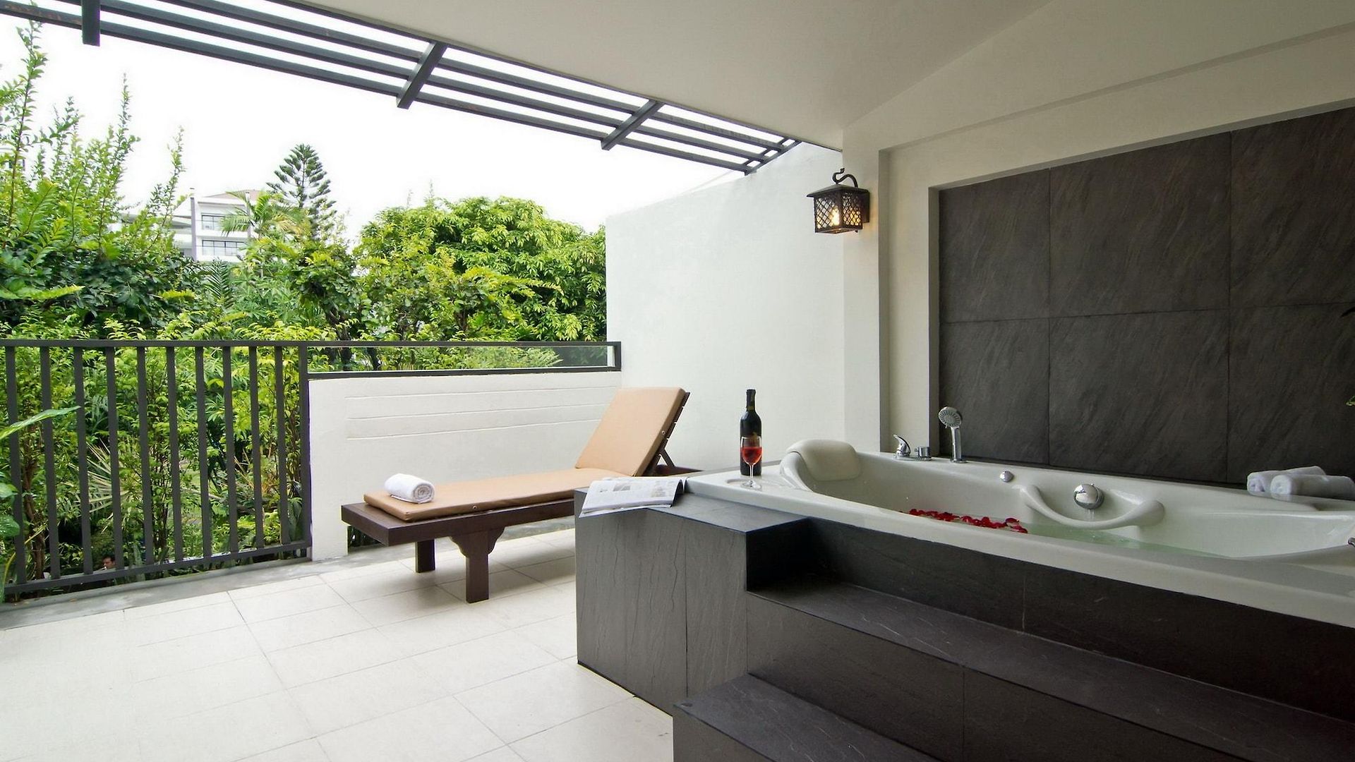 Sunshine Garden รีสอร์ท 3*