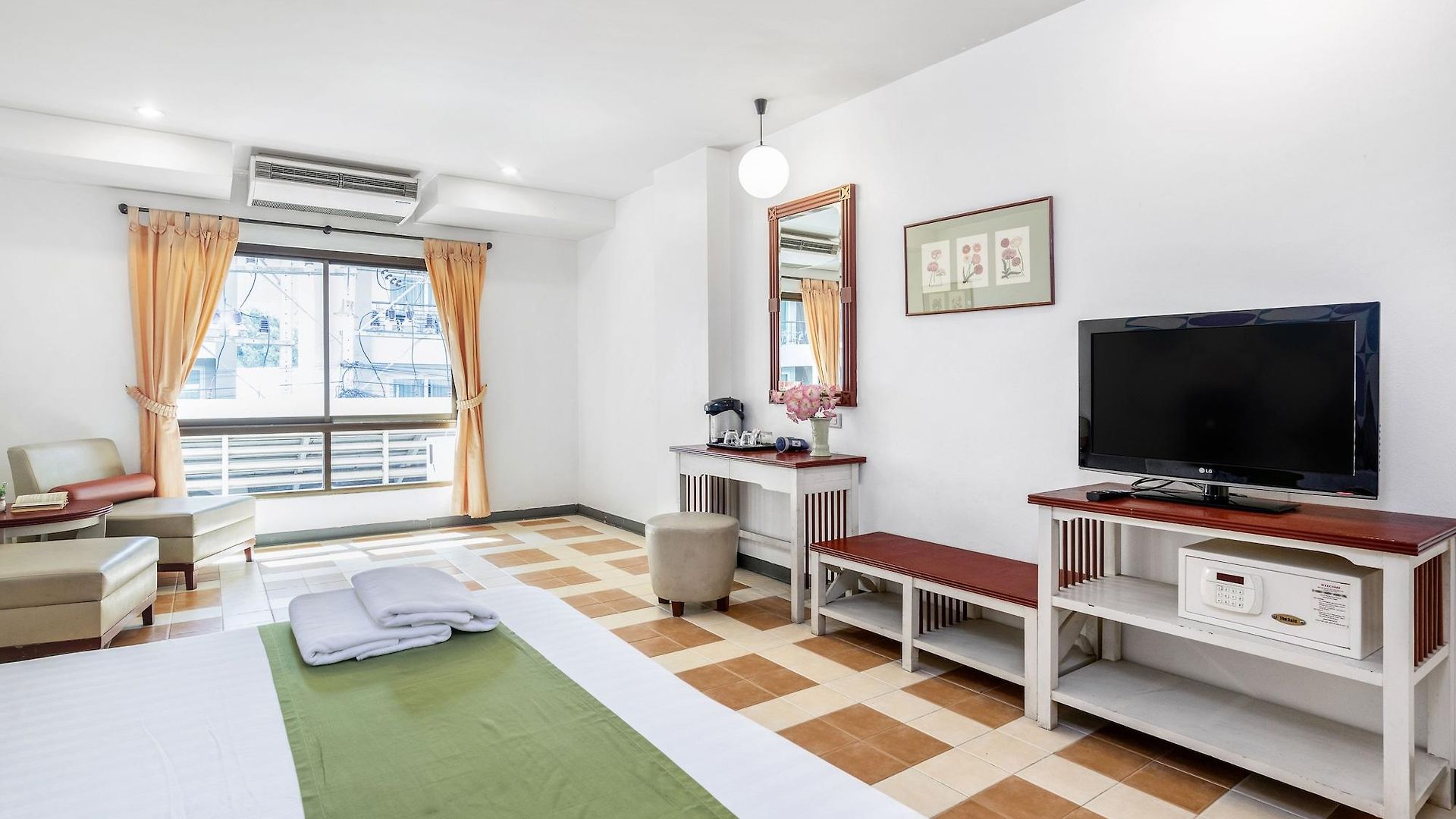 โรงแรม Sawasdee Sea View