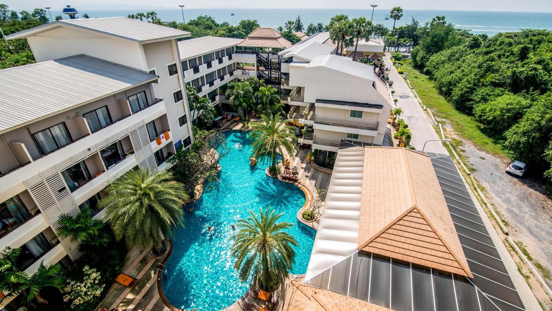 Sea Breeze Jomtien 4*