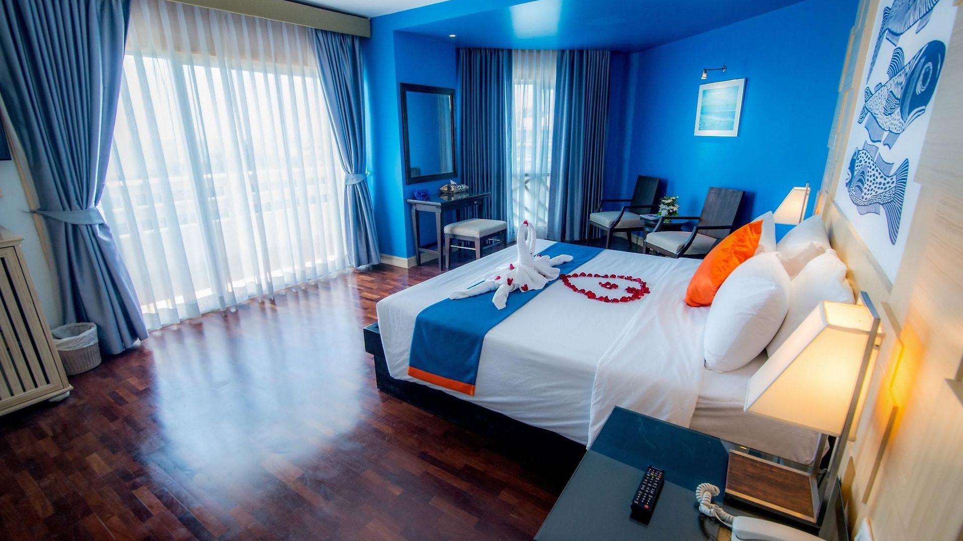 Sea Breeze Jomtien โรงแรม