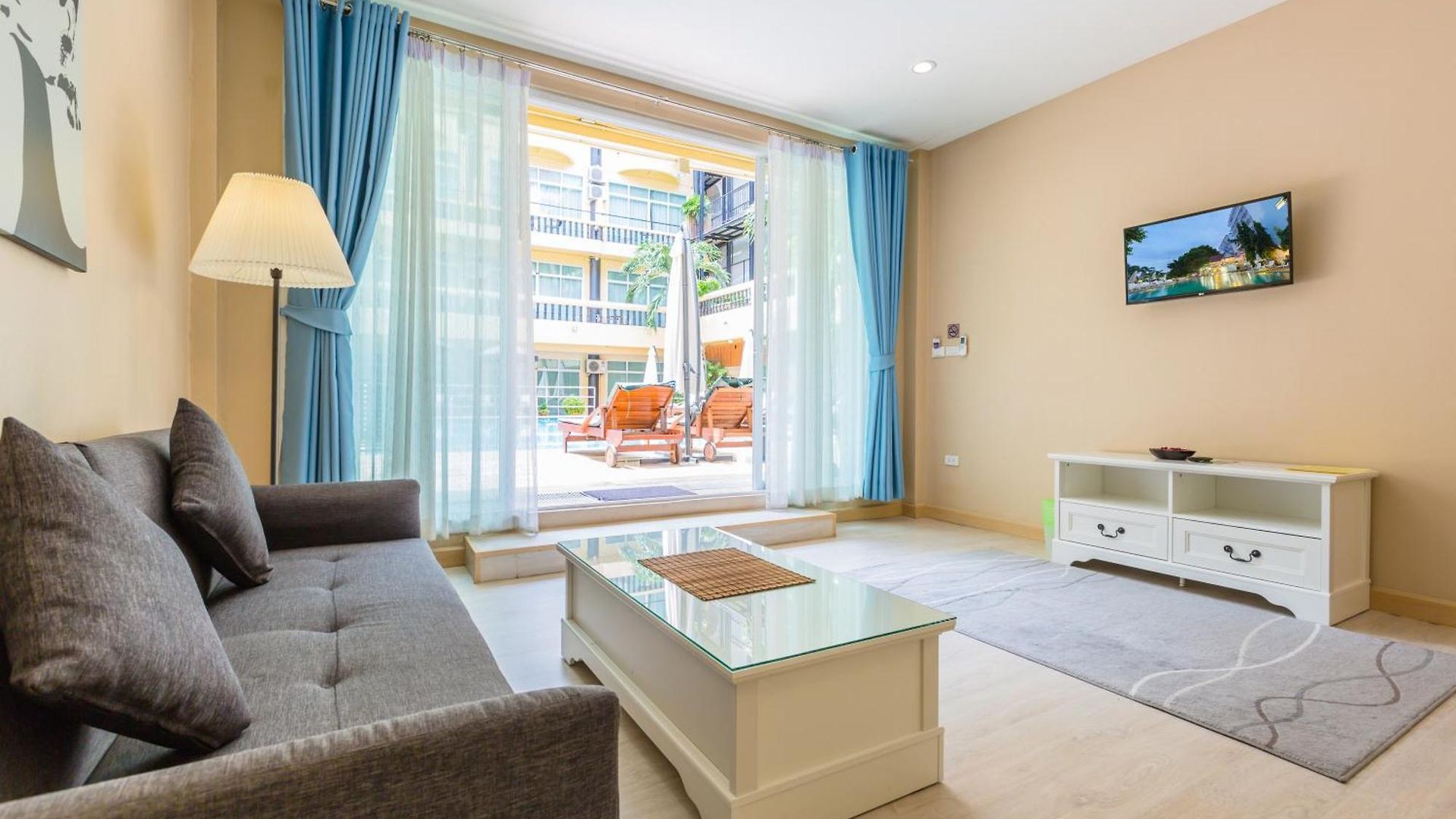 Hotel Zing & 3*