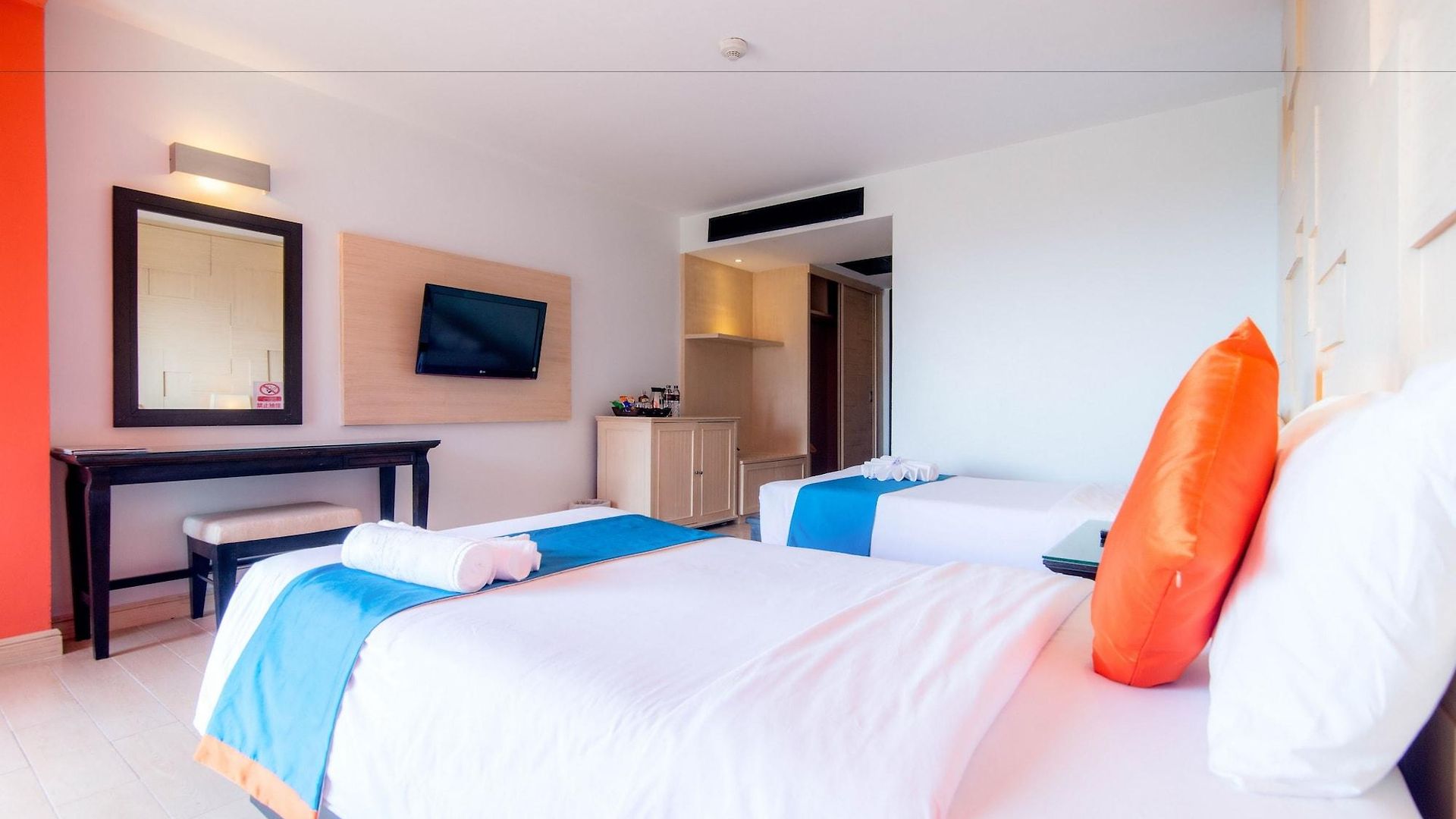 Sea Breeze Jomtien โรงแรม