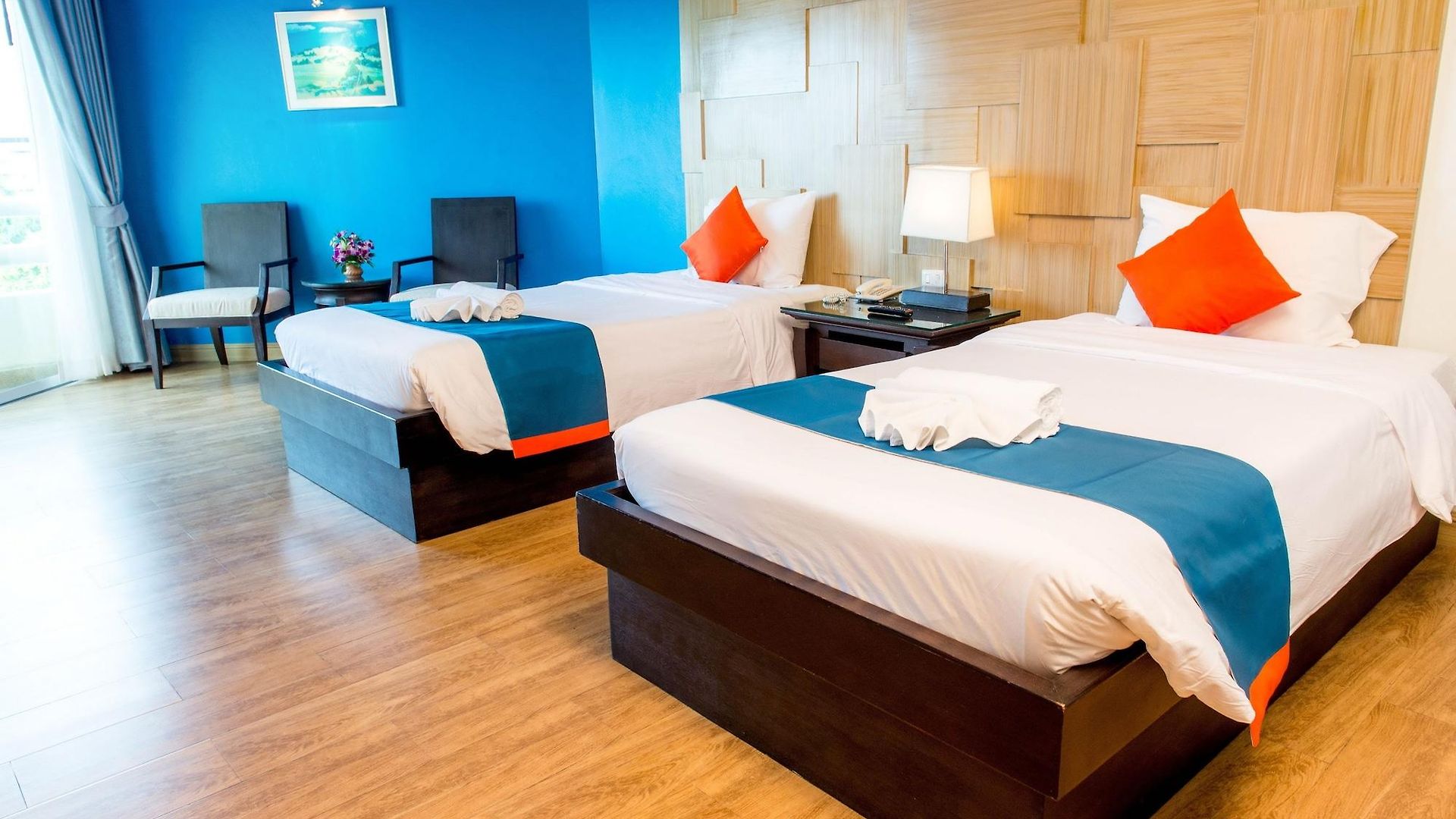 โรงแรม Sea Breeze Jomtien 4*