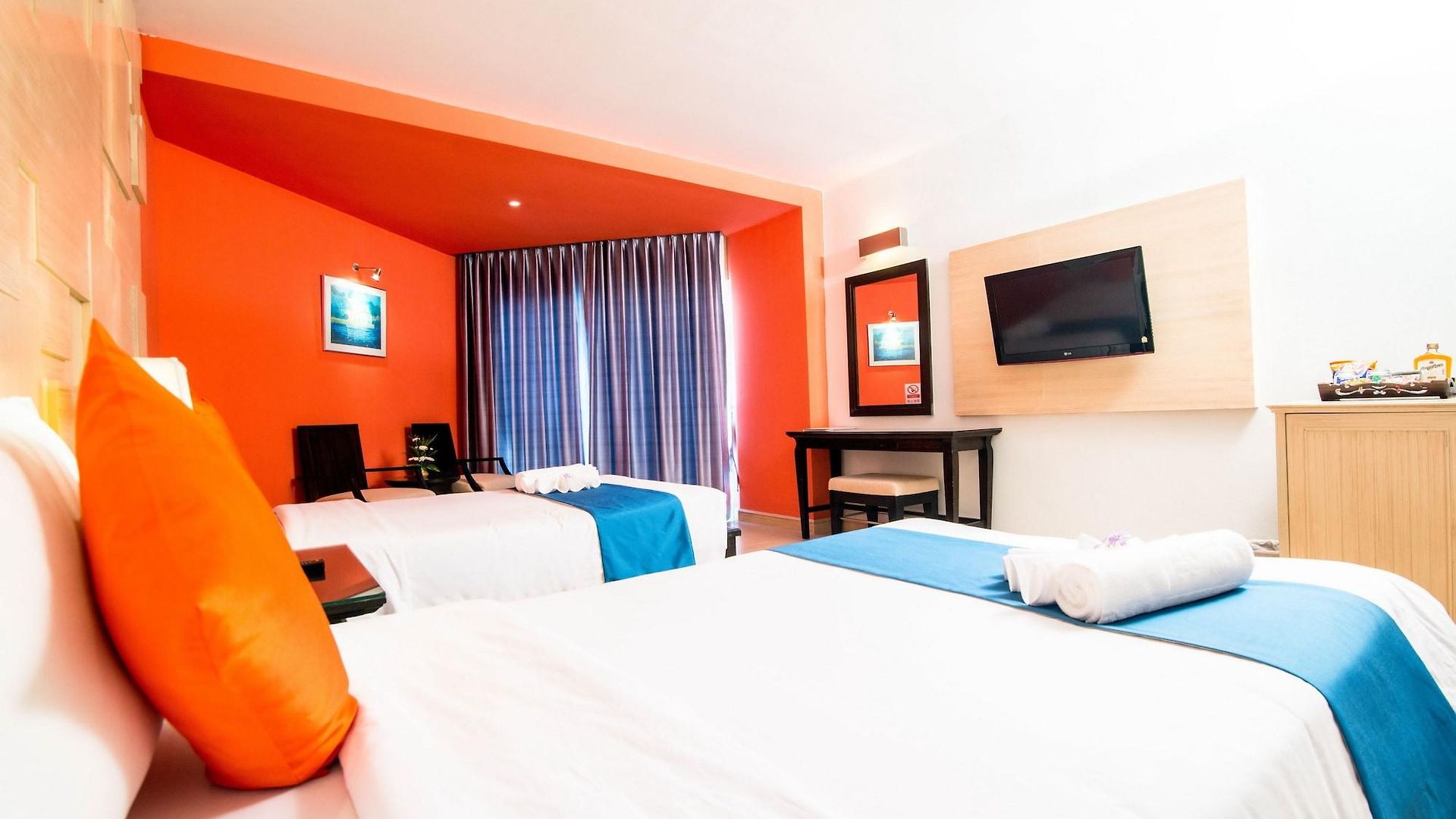 Sea Breeze Jomtien โรงแรม 4*