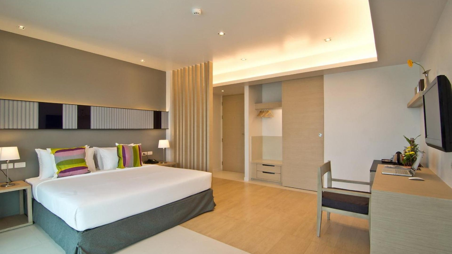 The Sun Xclusive 3*
