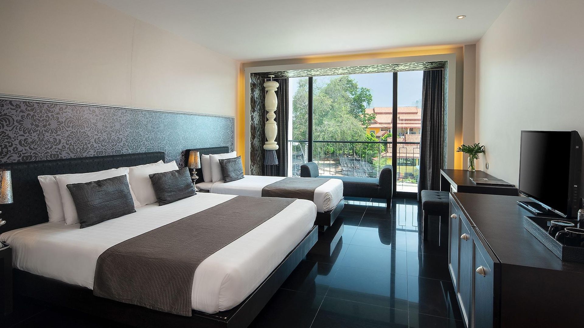 Way Hotel