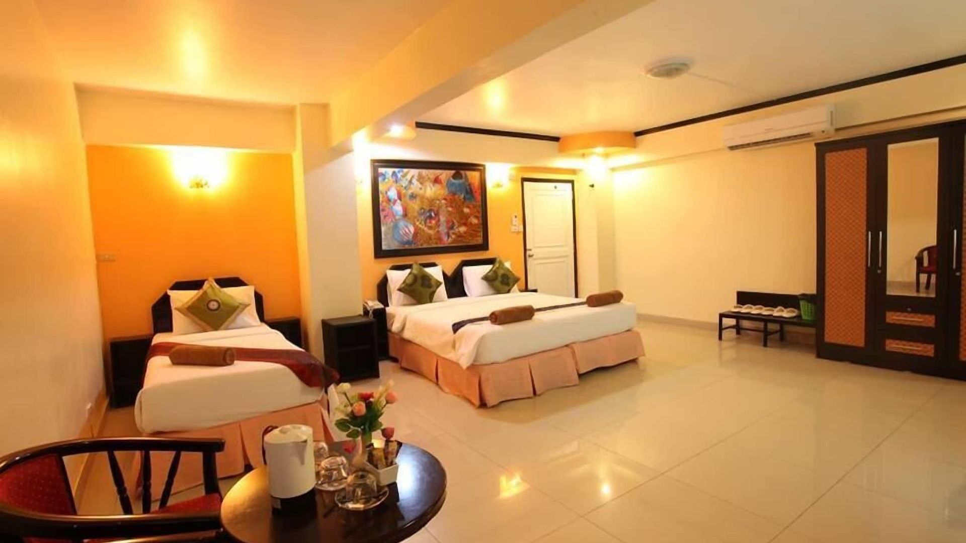 โรงแรมโฮม พัทยา