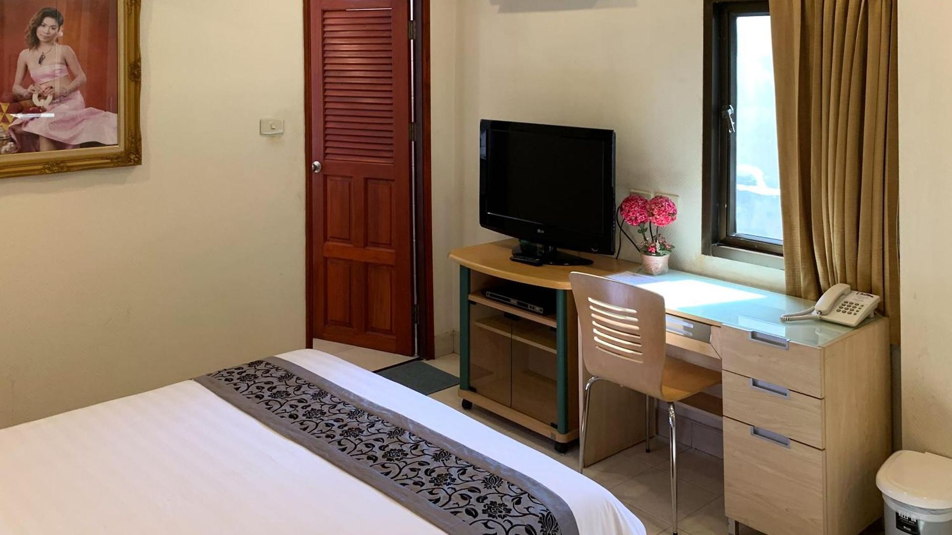 The Classroom Hotel 3*