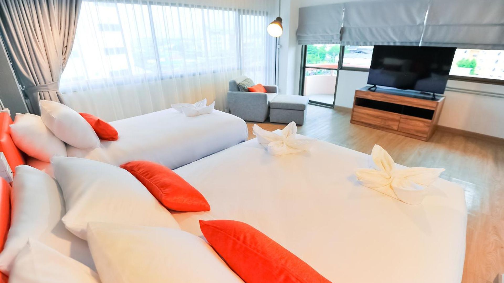 โรงแรม 7