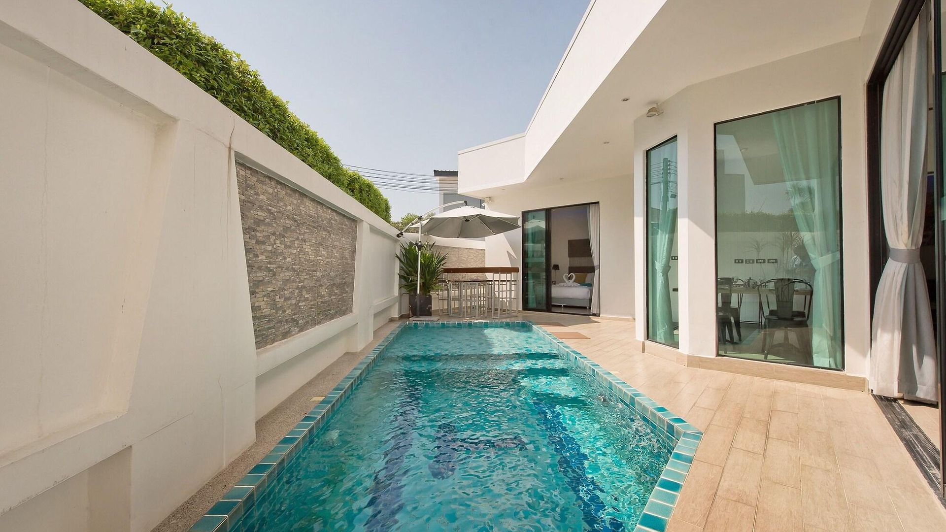 Tropicana Pool * Pattaya