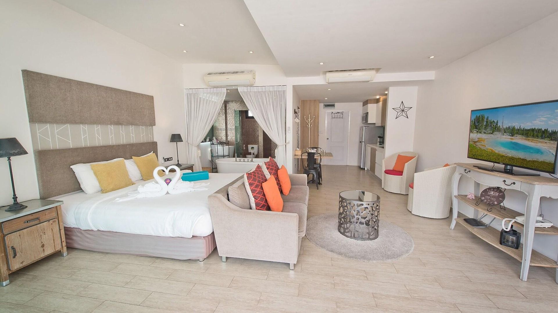โรงแรม Tropicana Pool Pattaya