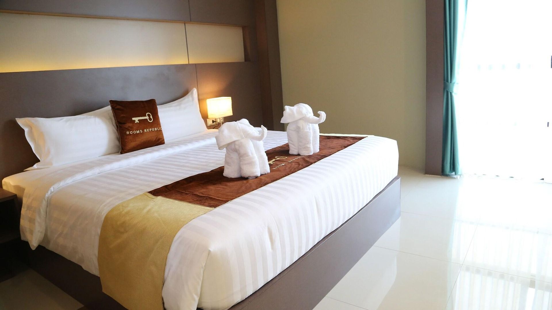 โรงแรม Republic