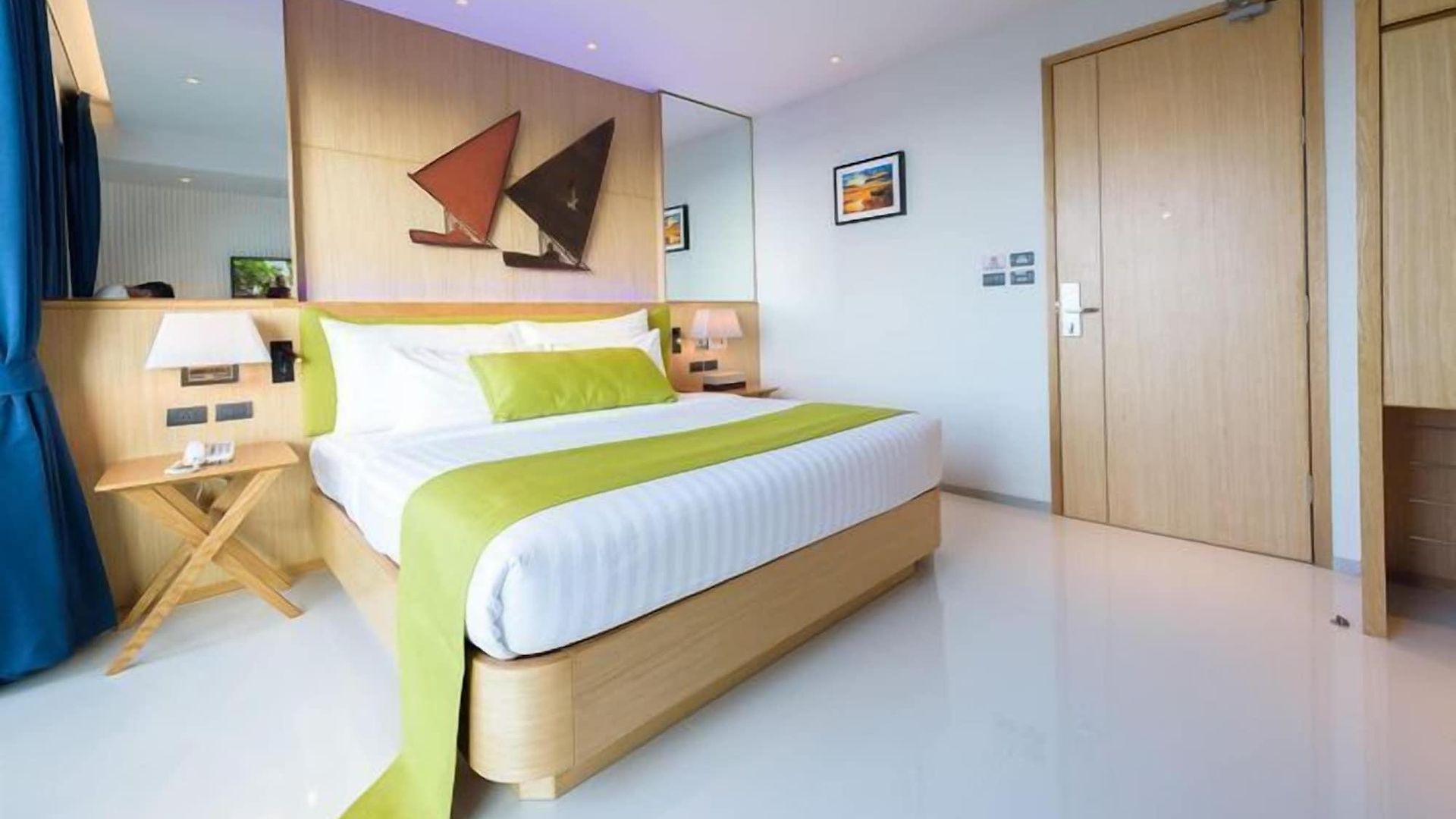 Deep Blue Z10 โรงแรม Pattaya