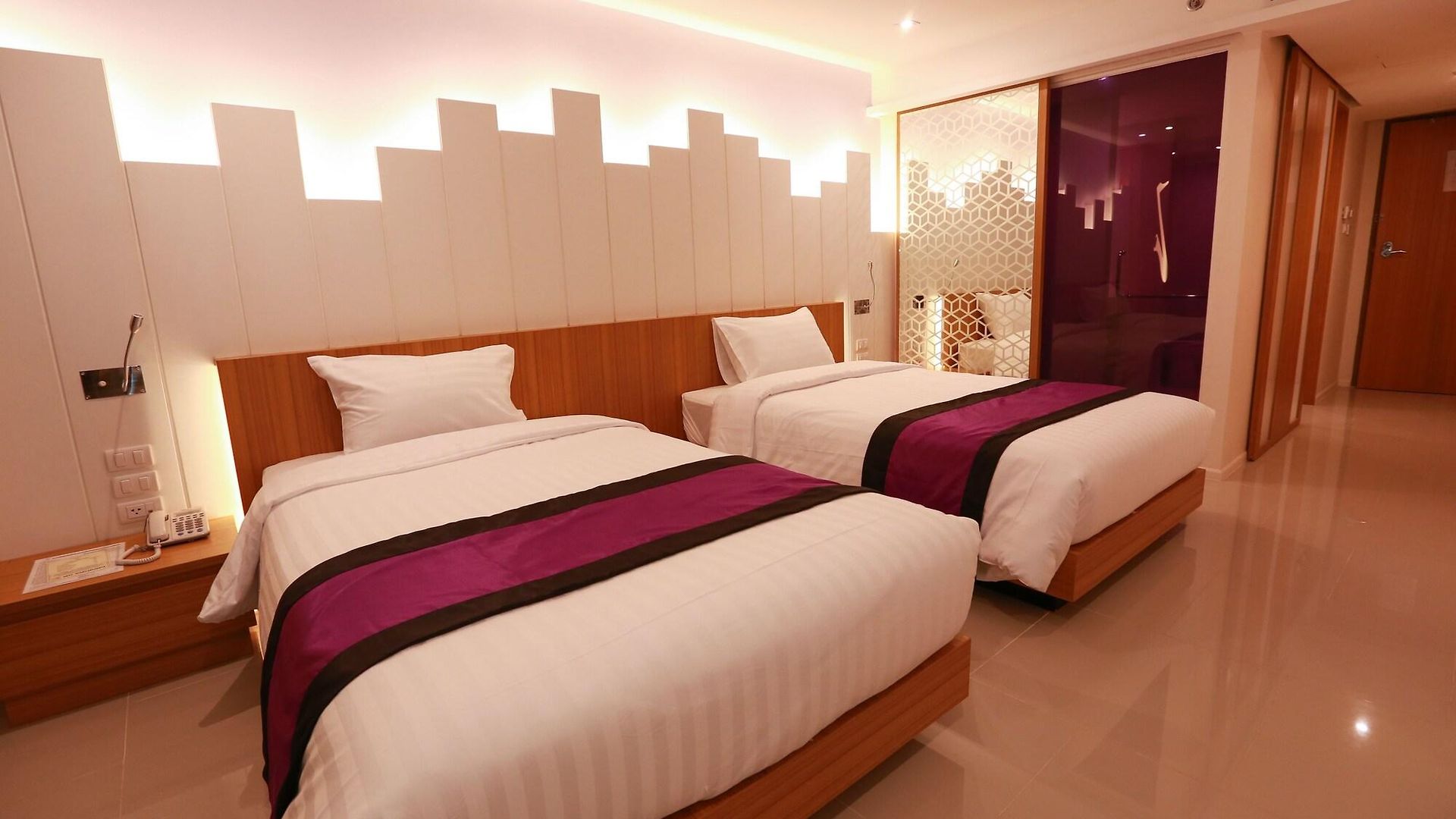 โรงแรม The Whisper 3*
