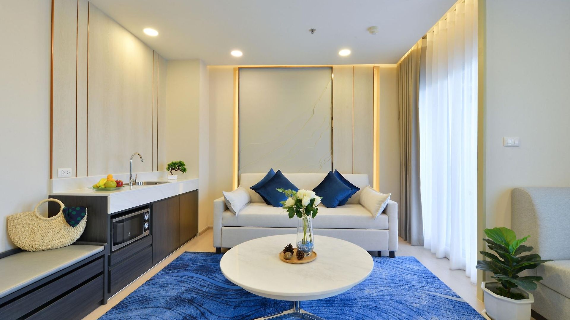 โรงแรม Centre Point Prime 5*