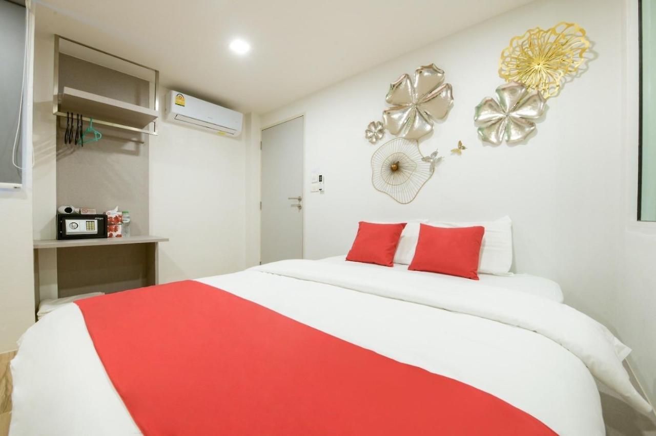 The Story Poshtel