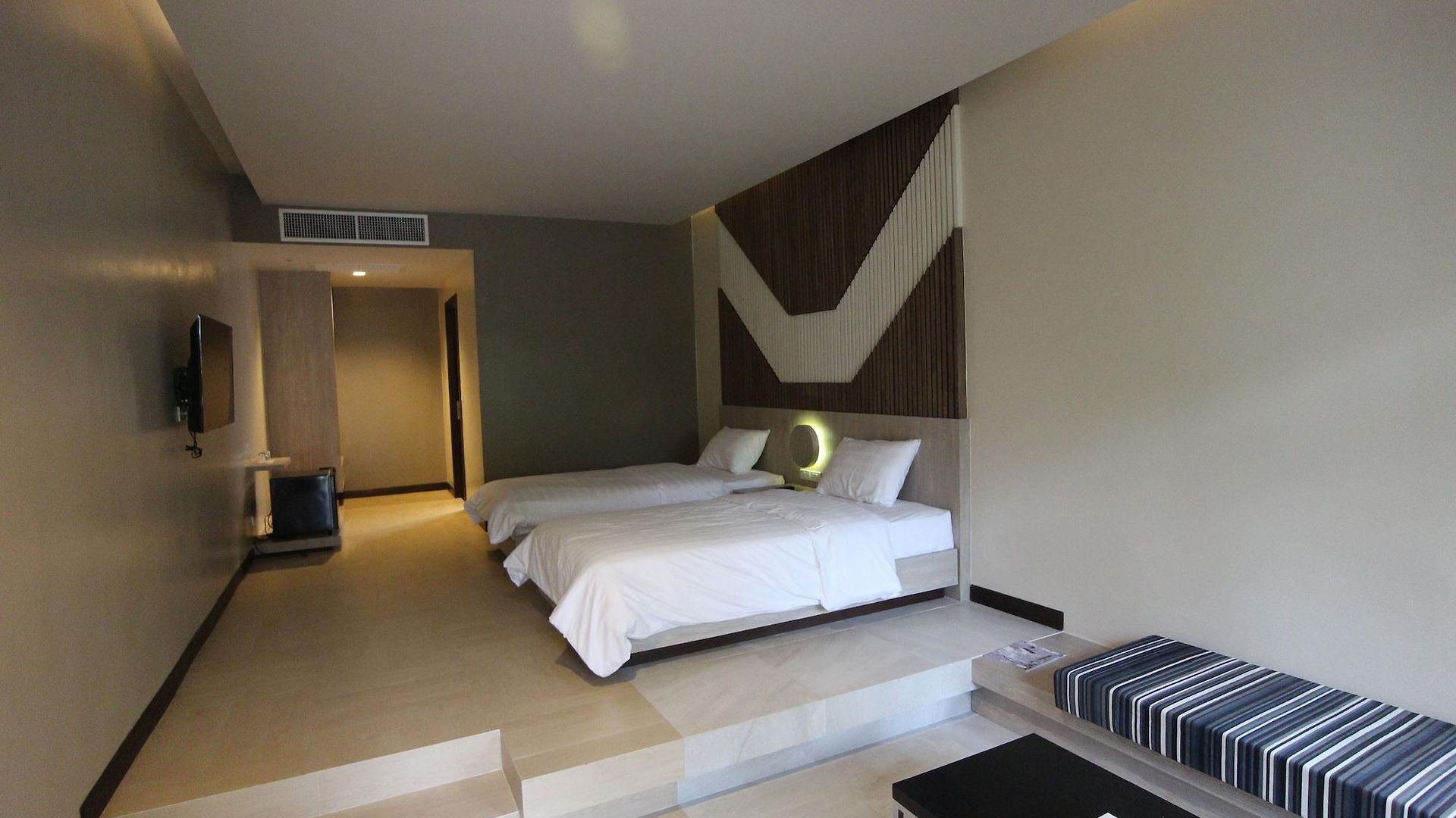 โรงแรม The Hermitage 2*