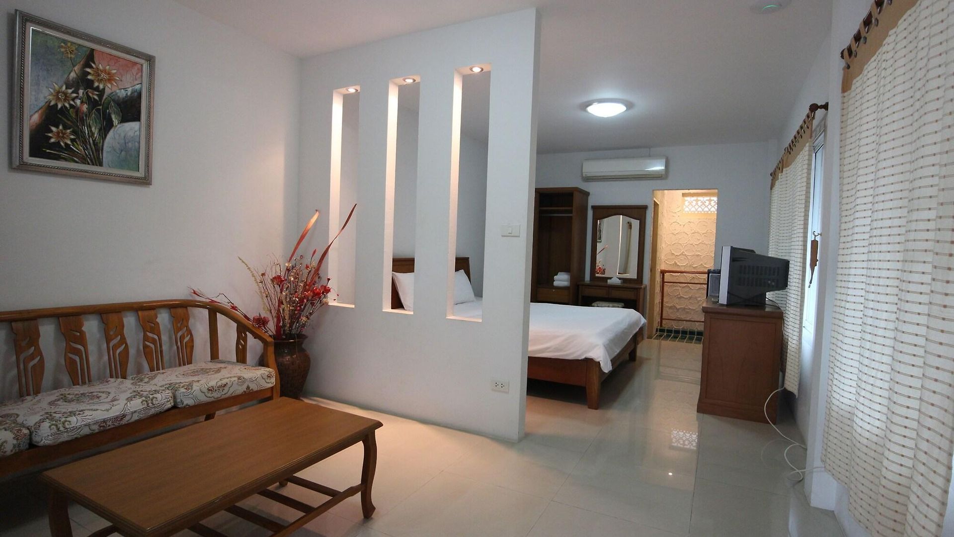 โรงแรม The Hermitage 2*