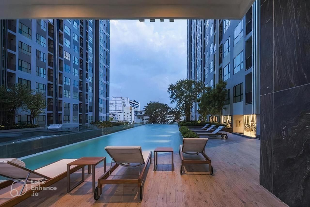 The Base * Pattaya