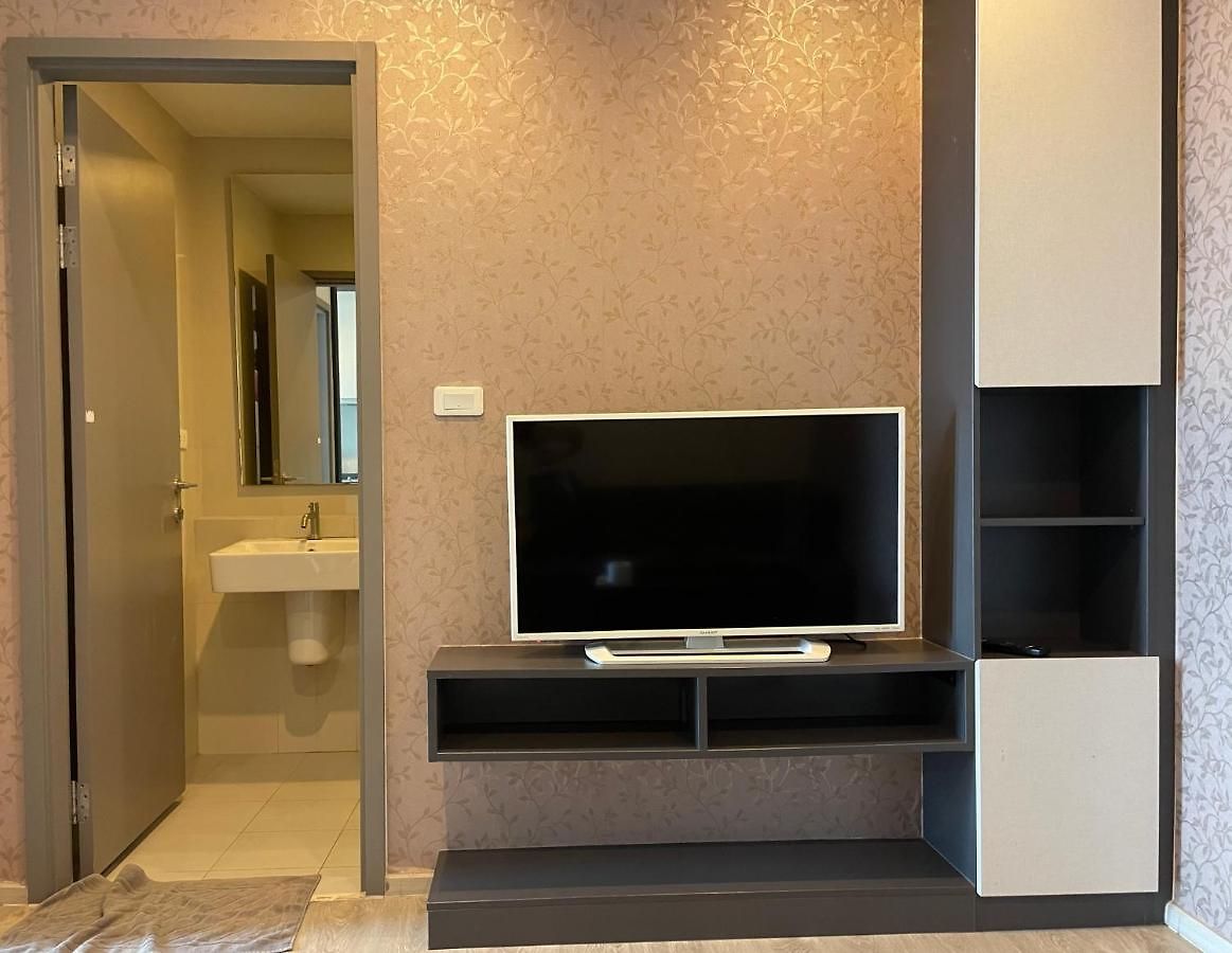 Aparthotel The Base Central ถูกและดี *