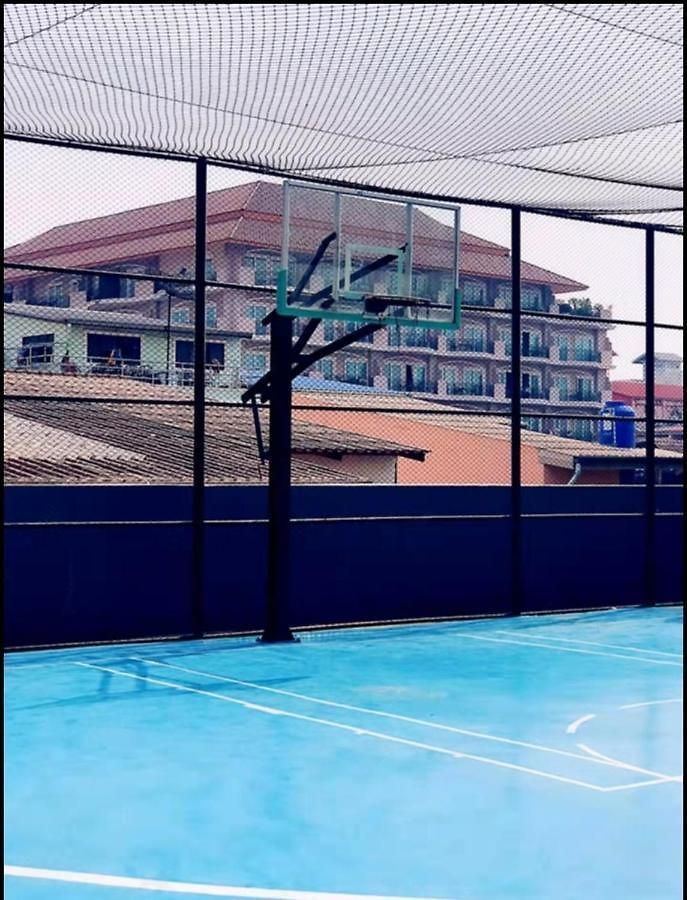 The Base Central ถูกและดี Aparthotel