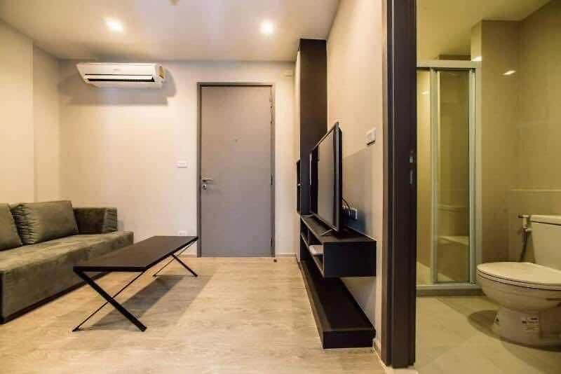 The Base Central ถูกและดี Aparthotel *