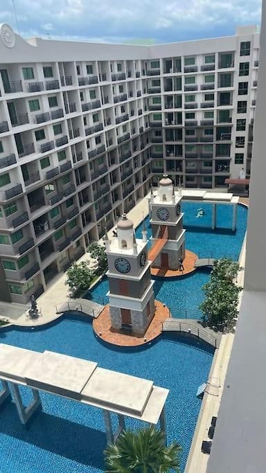 อพาร์ทเม้น Exclusive Arcadia - Amazing Pools & Gardens, Gym, Sauna, Waterfalls, Jacuzzi, Fast Internet