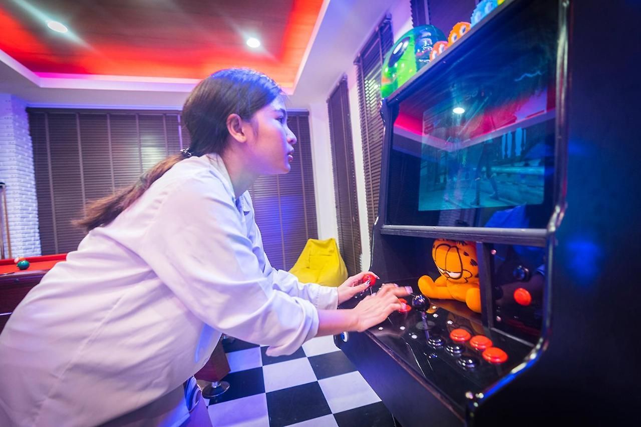 วันหยุดที่บ้าน Game Over Pool 4b Walking Street 2 Km