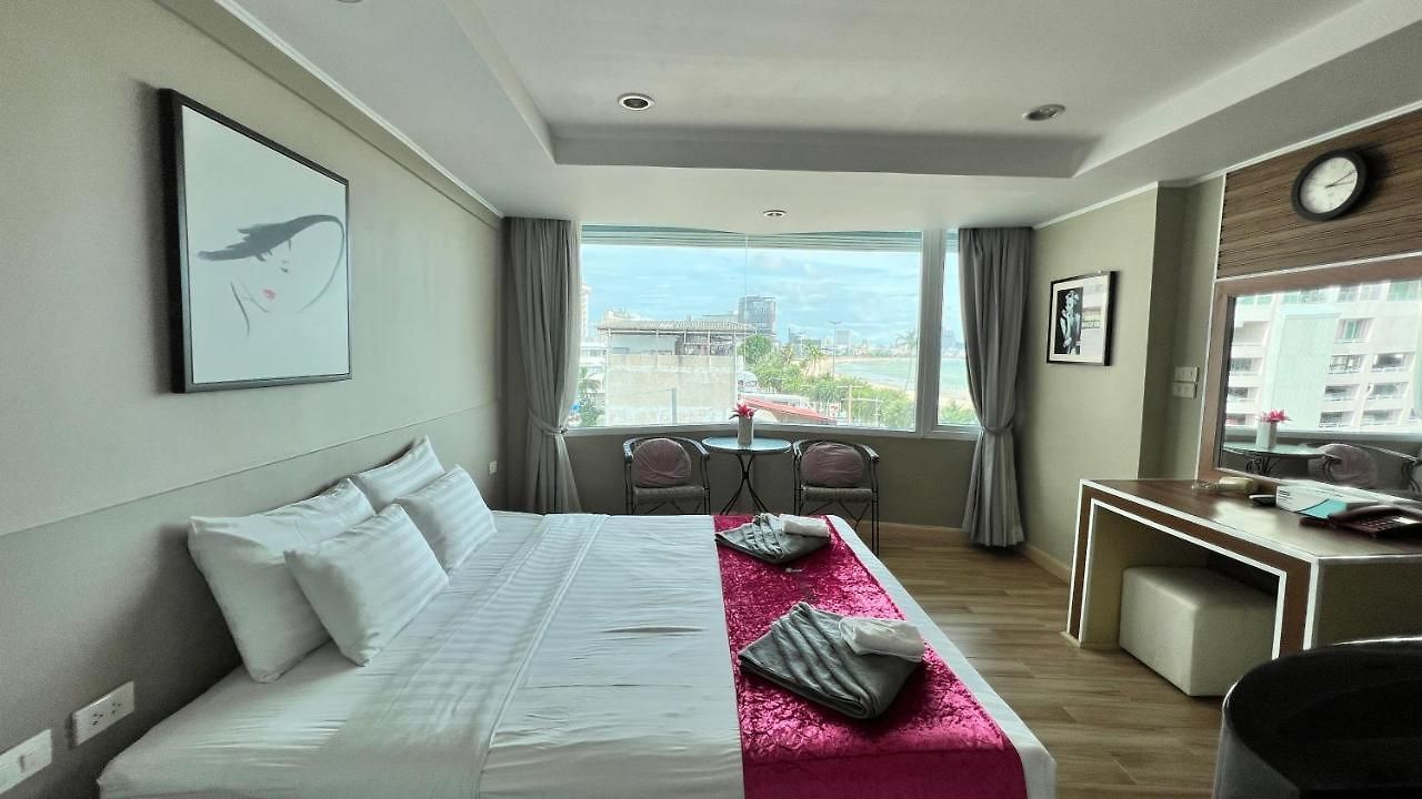 เดอะ บีช ฟร้อนท์ รีสอร์ท, พัทยา โรงแรม 3*