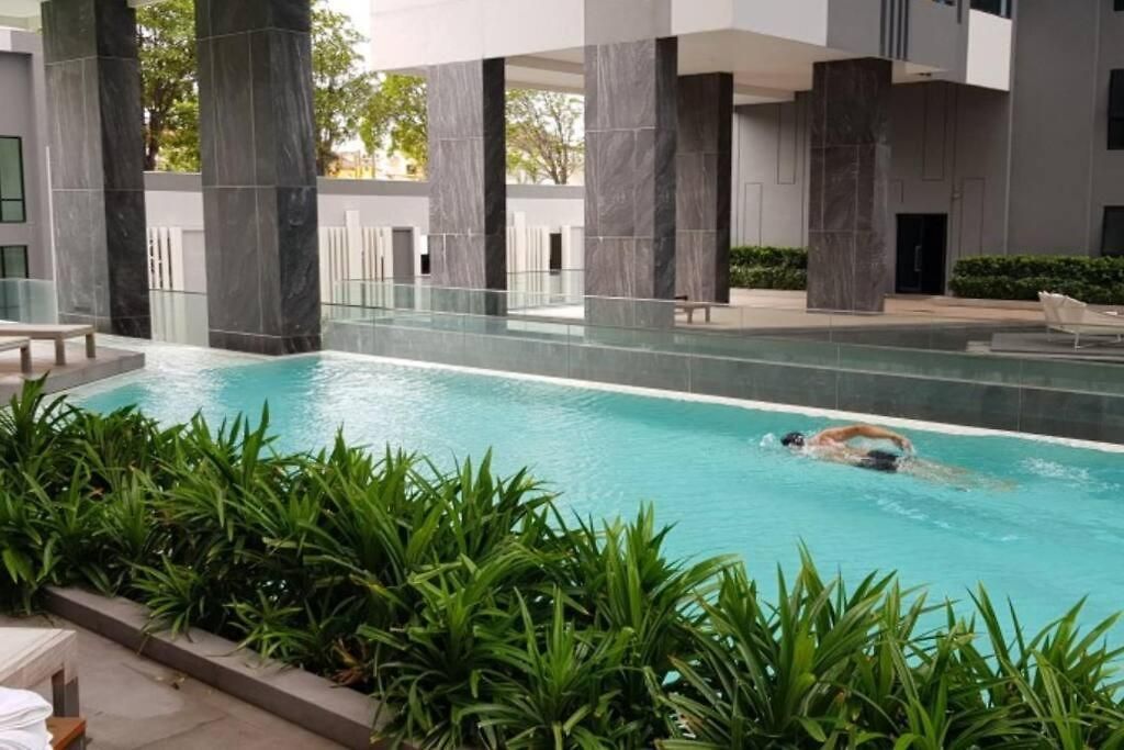 Apartment The Base Center Of Rooftop Swimming Pool Pattaya