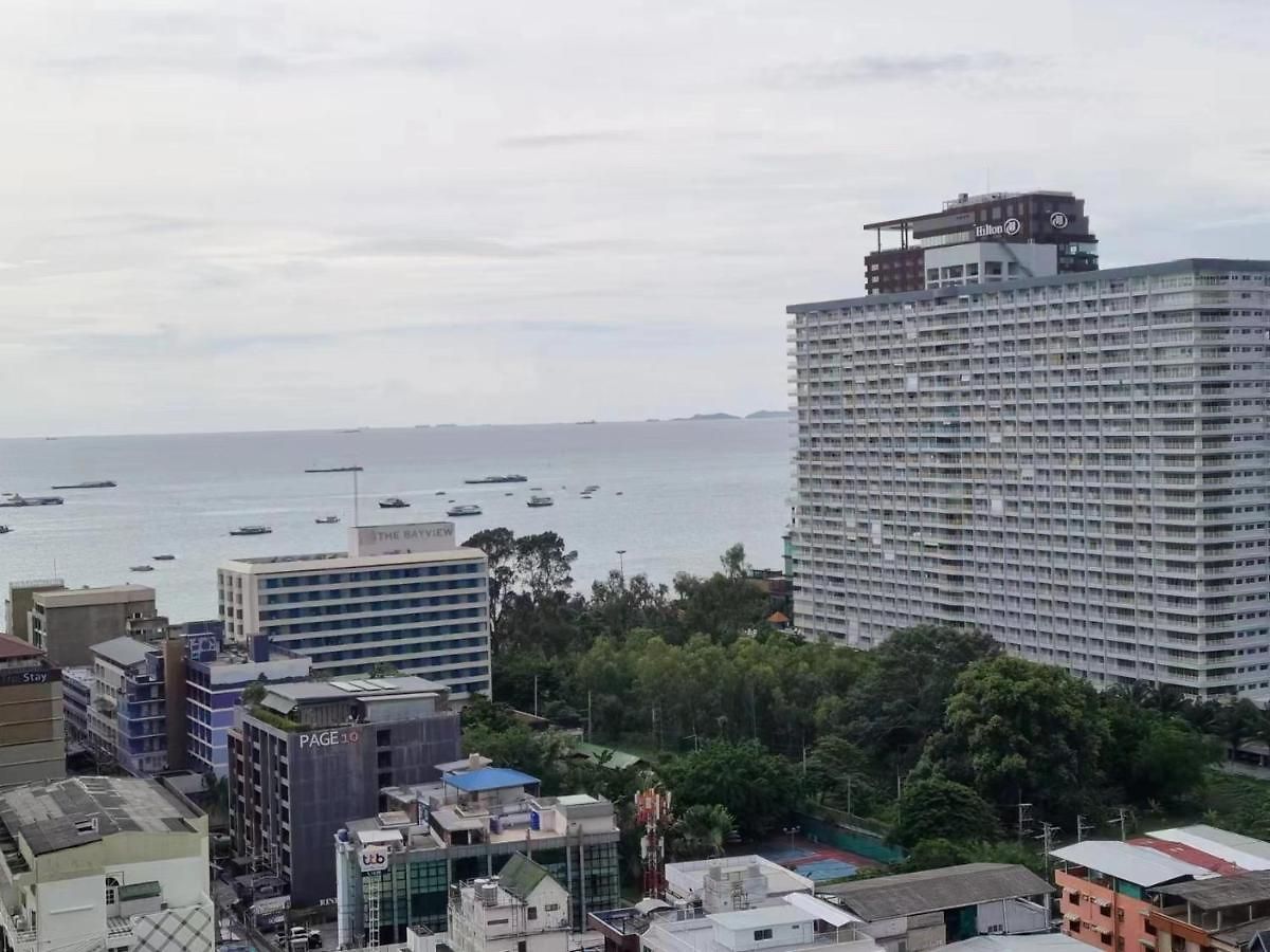 The Base Central Infinity Pool อพาร์ทเม้น Pattaya