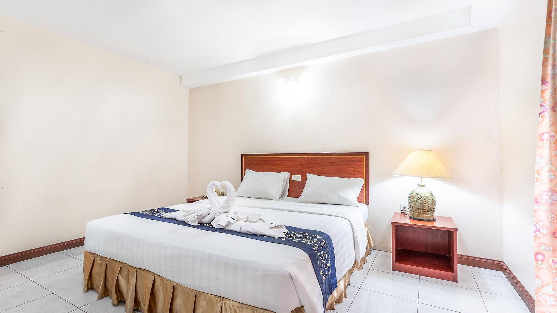 Eastiny Place โรงแรม