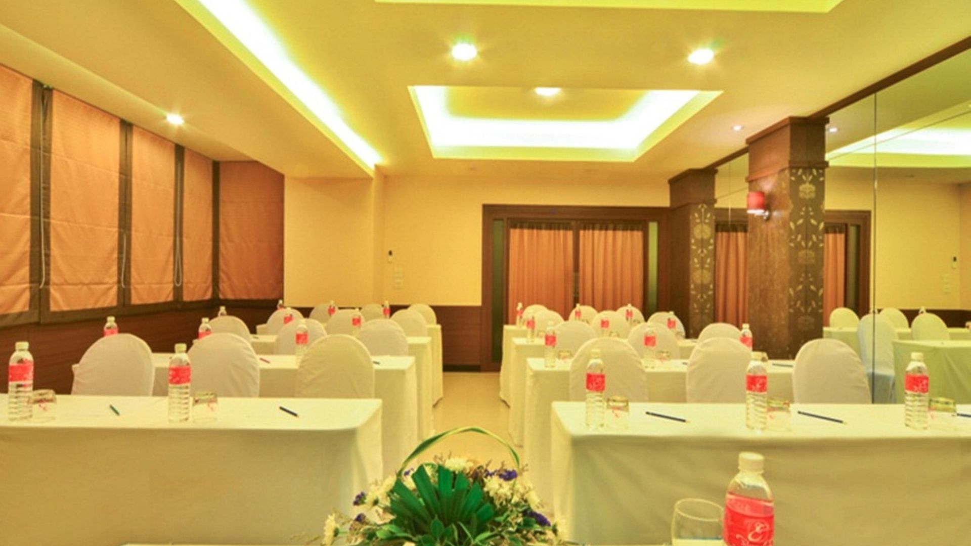Eastiny Place โรงแรม