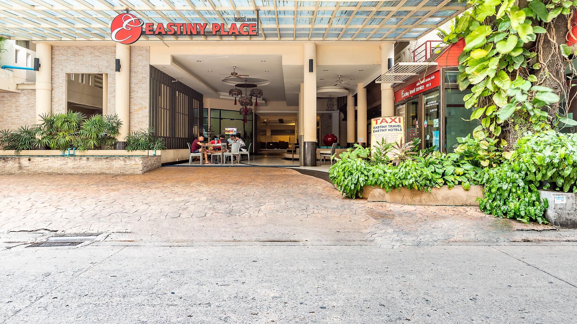 Eastiny Place โรงแรม
