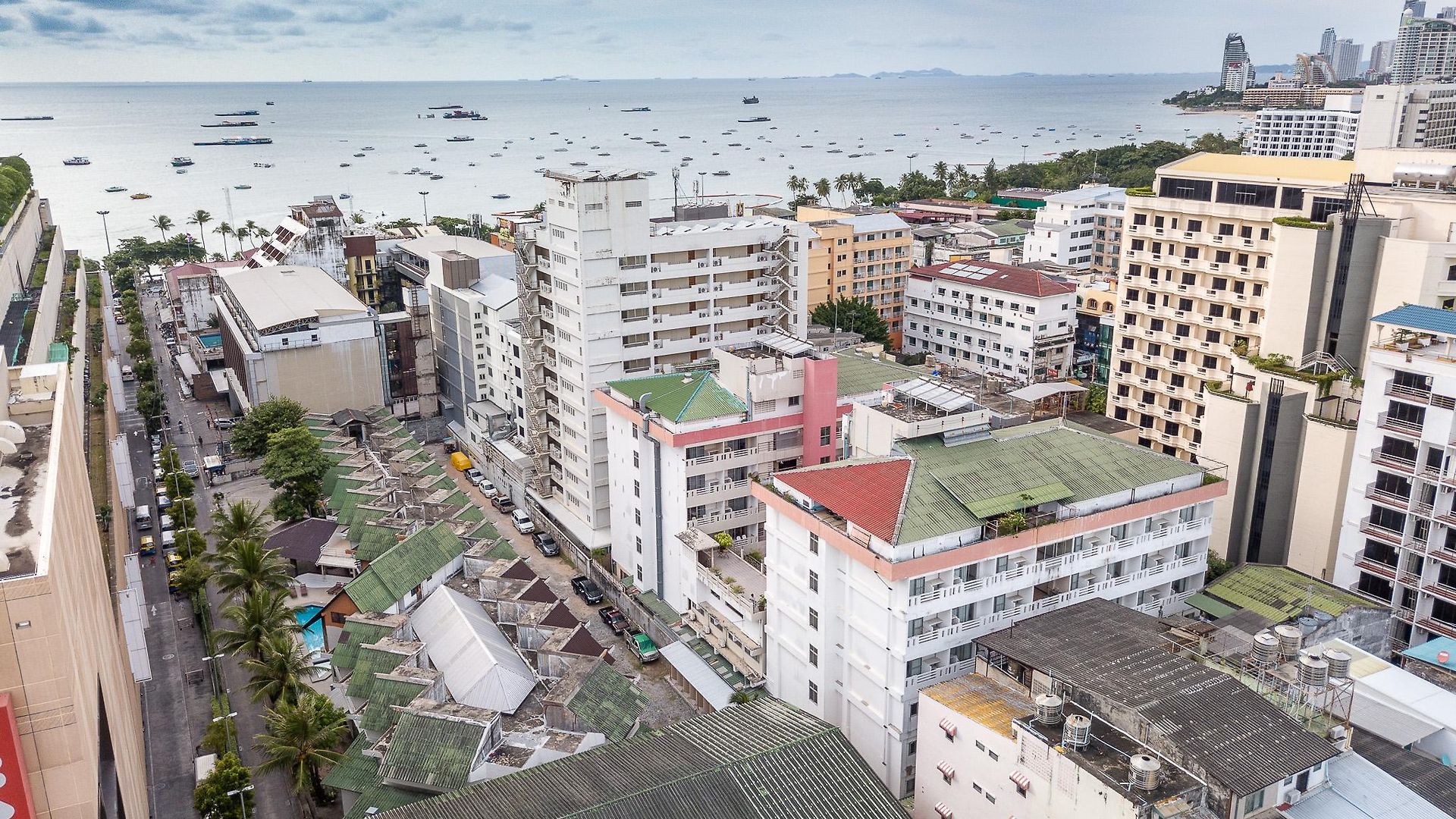 Eastiny Place โรงแรม Pattaya