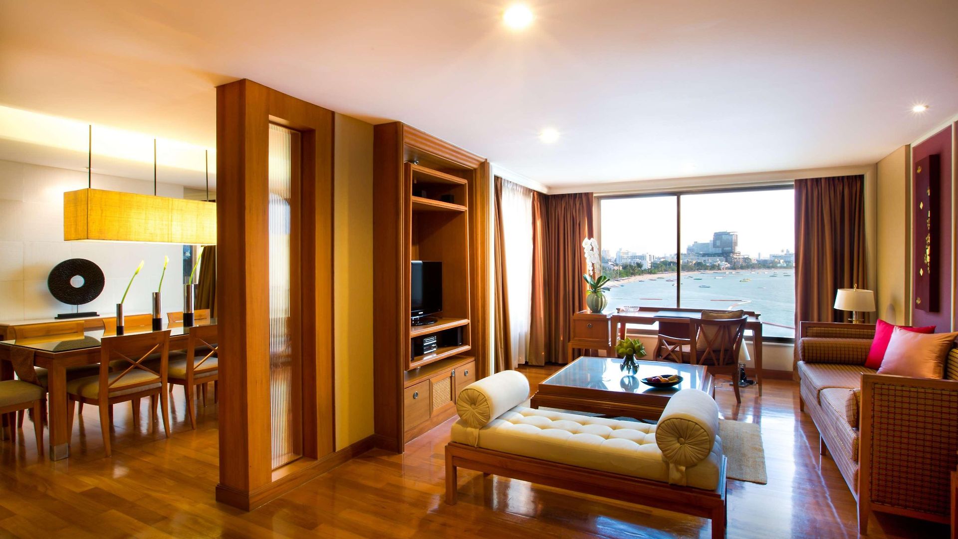 Dusit Thani 5*